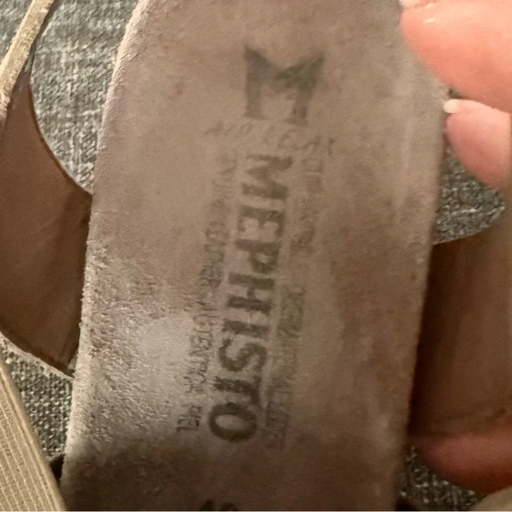 Mephisto Barbara Wedge Sandal in Argentina ( taupe and silver) SZ 40 US 10